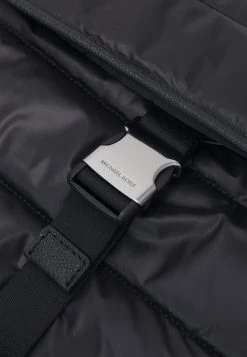 Michael Kors SPORT FLAP UNISEX - Mochila - Black, Unisexo -Ofertas Michael Kors Tienda 1dc216f00b4d4a2b89a74a64aaf0eee5