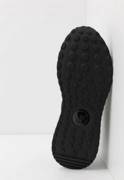 Michael Kors MILES - Zapatillas - Black, Hombre 12 Michael Kors MILES - Zapatillas - Black, Hombre -Ofertas Michael Kors Tienda 2bf41e3145e840f2abab36eedf0fd20b