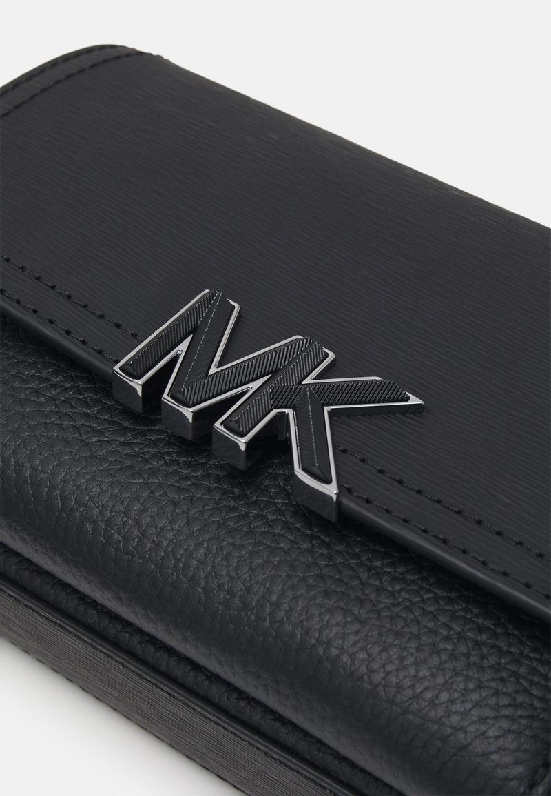 Michael Kors FLAP WALLET XBODY UNISEX - Bandolera - Black, Unisexo 6 Michael Kors FLAP WALLET XBODY UNISEX - Bandolera - Black, Unisexo - Imagen 4