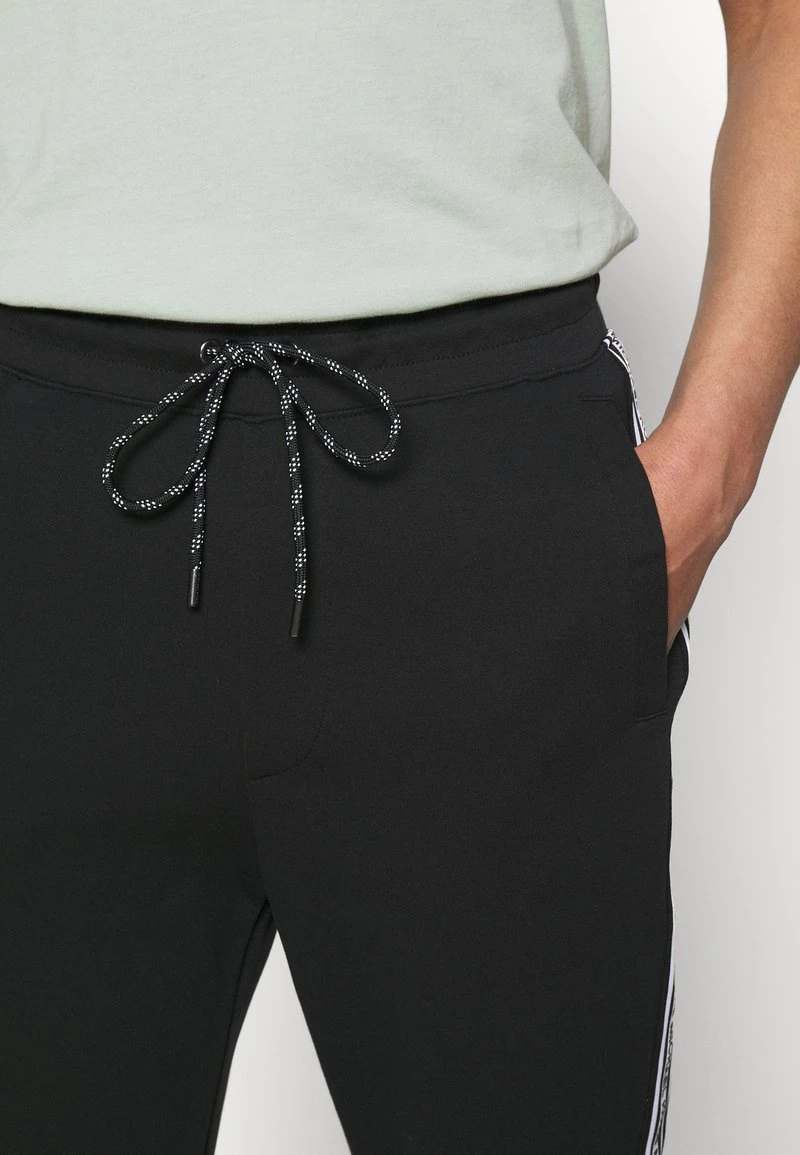 Michael Kors BLOCKED LOGO - Pantalones Deportivos - Black, Hombre 6 Michael Kors BLOCKED LOGO - Pantalones Deportivos - Black, Hombre - Imagen 4