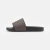 Michael Kors JAKE SLIDE - Sandalias Planas - Brown/black, Hombre -Ofertas Michael Kors Tienda 554e7db60cba4b3185103d7378d956ef