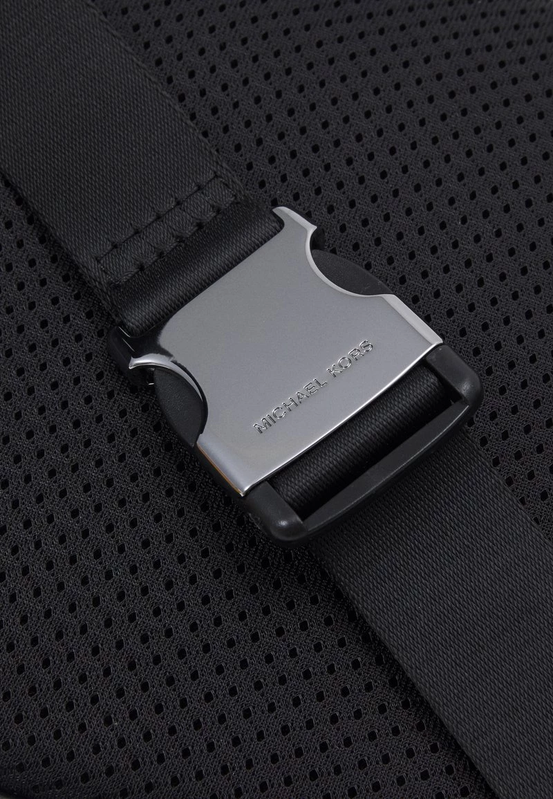 Michael Kors COMMUTER BELT BAG - Riñonera - Black, Unisexo 6 Michael Kors COMMUTER BELT BAG - Riñonera - Black, Unisexo - Imagen 4