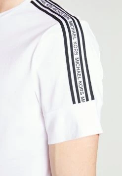 Michael Kors NEW EVERGREEN LOGO TEE - Camiseta Estampada - White, Hombre 11 Michael Kors NEW EVERGREEN LOGO TEE - Camiseta Estampada - White, Hombre -Ofertas Michael Kors Tienda 6f73b041f30848169addd690733a3b3d