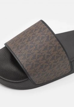 Michael Kors JAKE SLIDE - Sandalias Planas - Brown/black, Hombre 13 Michael Kors JAKE SLIDE - Sandalias Planas - Brown/black, Hombre -Ofertas Michael Kors Tienda 80608a4595f44e29b4ef29f2c499317b