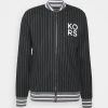 Michael Kors PINSTRIPE BASEBALL - Chaquetas Bomber - Black, Hombre 2 Michael Kors PINSTRIPE BASEBALL - Chaquetas Bomber - Black, Hombre -Ofertas Michael Kors Tienda 95d96041ec494ff7840c335554bf72bc