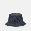 Michael Kors NEWSPRINT BUCKET HAT UNISEX - Sombrero - Midnight, Unisexo 1 Michael Kors NEWSPRINT BUCKET HAT UNISEX - Sombrero - Midnight, Unisexo -Ofertas Michael Kors Tienda b1877282ab5449d8b8a4a31c2b4ecd49