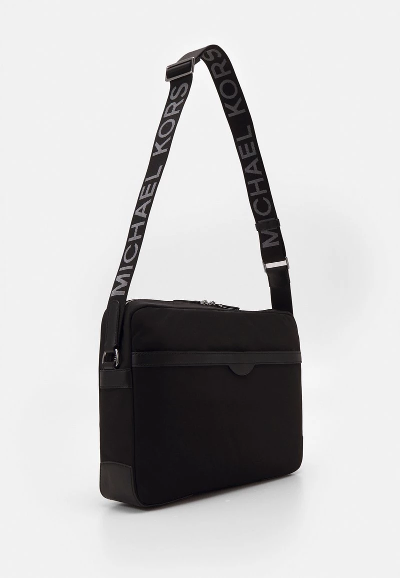Michael Kors CAMERA BAG UNISEX - Funda Para Portátil - Black, Unisexo 4 Michael Kors CAMERA BAG UNISEX - Funda Para Portátil - Black, Unisexo - Imagen 2