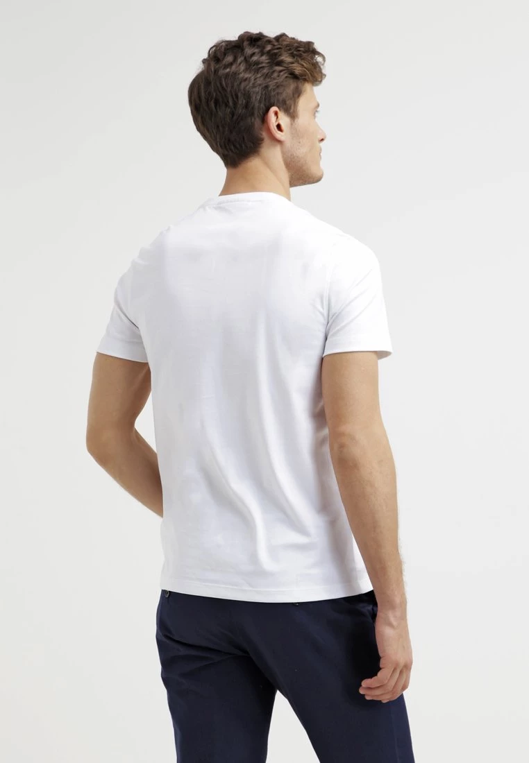 Michael Kors Camiseta Básica - White, Hombre 5 Michael Kors Camiseta Básica - White, Hombre - Imagen 3