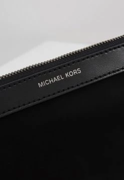 Michael Kors TRAVEL POUCH - Neceser - Black, Unisexo -Ofertas Michael Kors Tienda c2eaac6857e0453886a20e879366f093