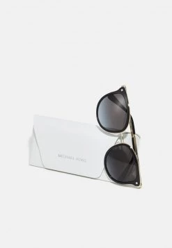 Michael Kors ADRIANNA BRIGHT - Gafas De Sol - Dark Grey Gradient, Mujer 10 Michael Kors ADRIANNA BRIGHT - Gafas De Sol - Dark Grey Gradient, Mujer -Ofertas Michael Kors Tienda ec3f56557b884f0cacdf38bfaf54b0f5