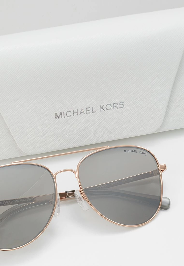 Michael Kors SAN DIEGO - Gafas De Sol - Rose Gold-coloured, Mujer 5 Michael Kors SAN DIEGO - Gafas De Sol - Rose Gold-coloured, Mujer - Imagen 3