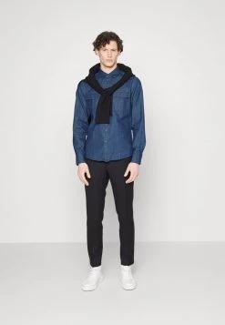 Michael Kors SLIM - Camisa - Crew Blue, Hombre 9 Michael Kors SLIM - Camisa - Crew Blue, Hombre -Ofertas Michael Kors Tienda f1f4df9e16414a1a8106b72631a5d106