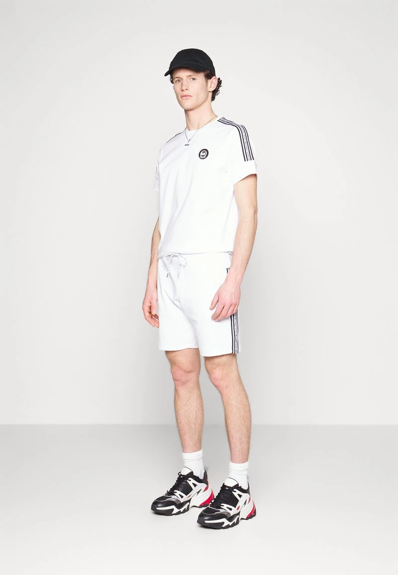 Michael Kors NEW EVERGREEN LOGO TEE - Camiseta Estampada - White, Hombre 4 Michael Kors NEW EVERGREEN LOGO TEE - Camiseta Estampada - White, Hombre - Imagen 2